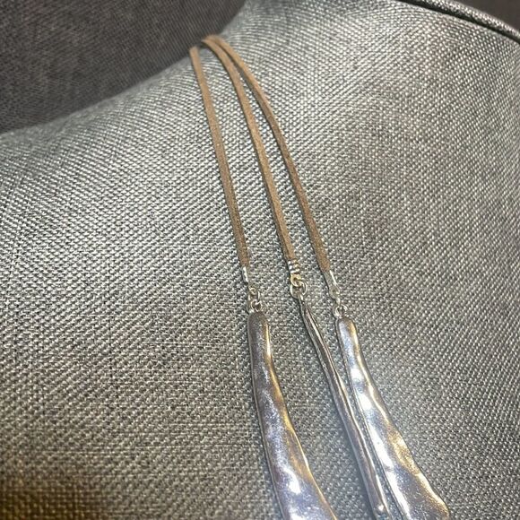 🌈 NWT Blue Rock Necklace - Picture 3 of 4